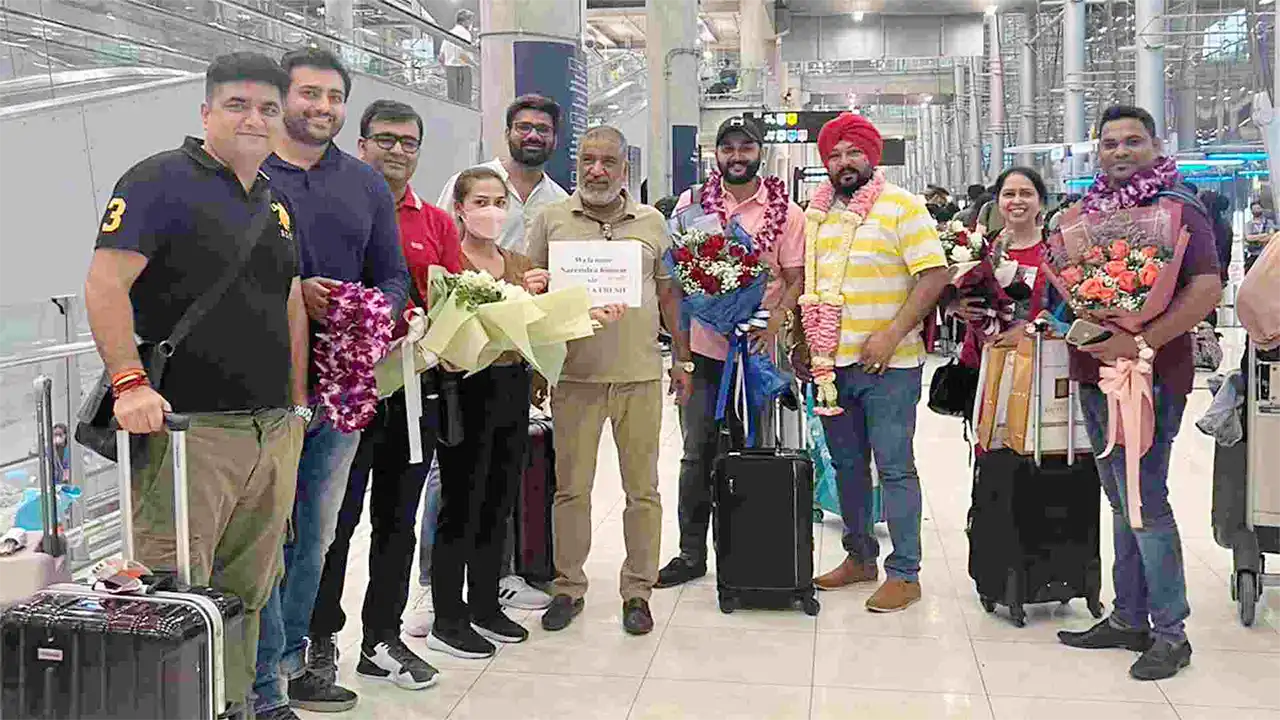 Airport representative welcome at Suvarnabhumi Airport for airport transfer Bangkok