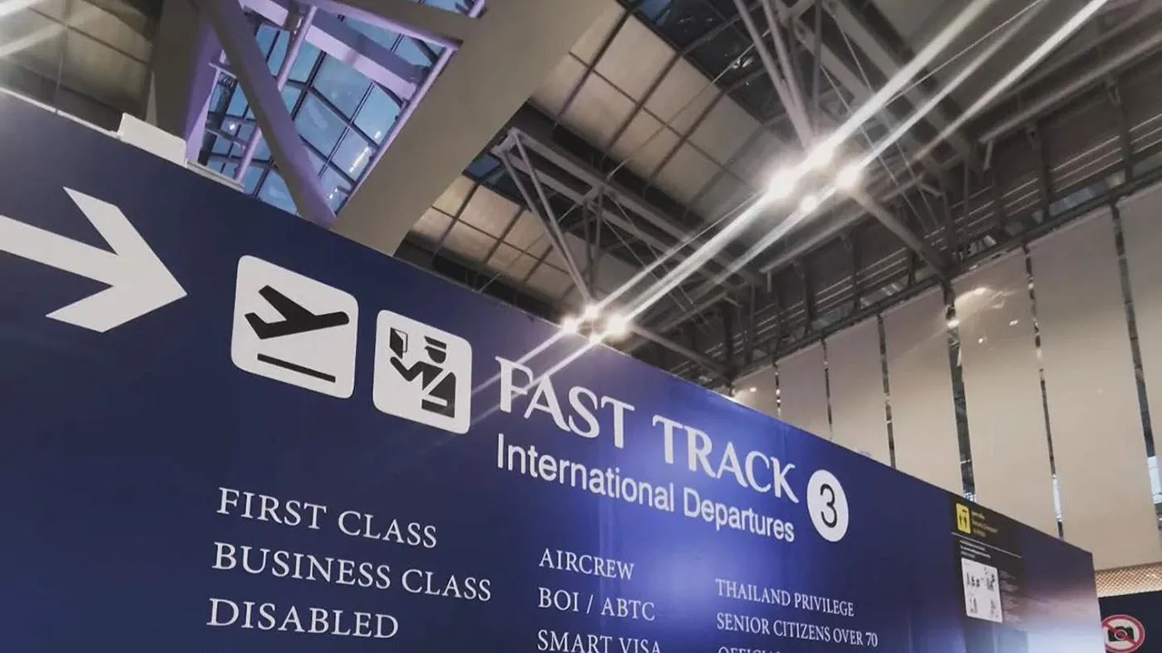 Priority Lane Immigration at Suvarnabhumi Airport for airport transfer Bangkok service